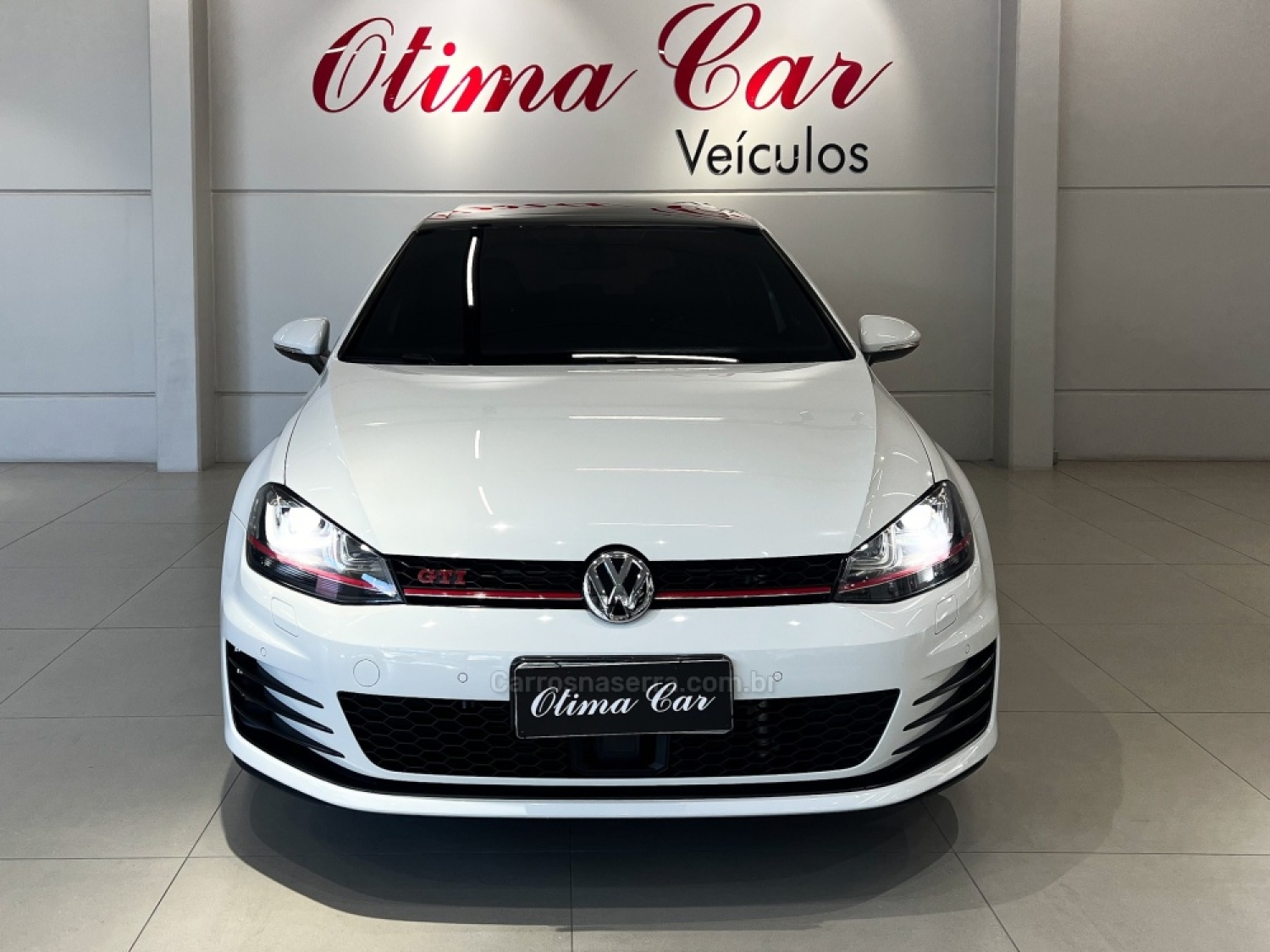 VOLKSWAGEN - GOLF - 2017/2017 - Branca - R$ 179.990,00