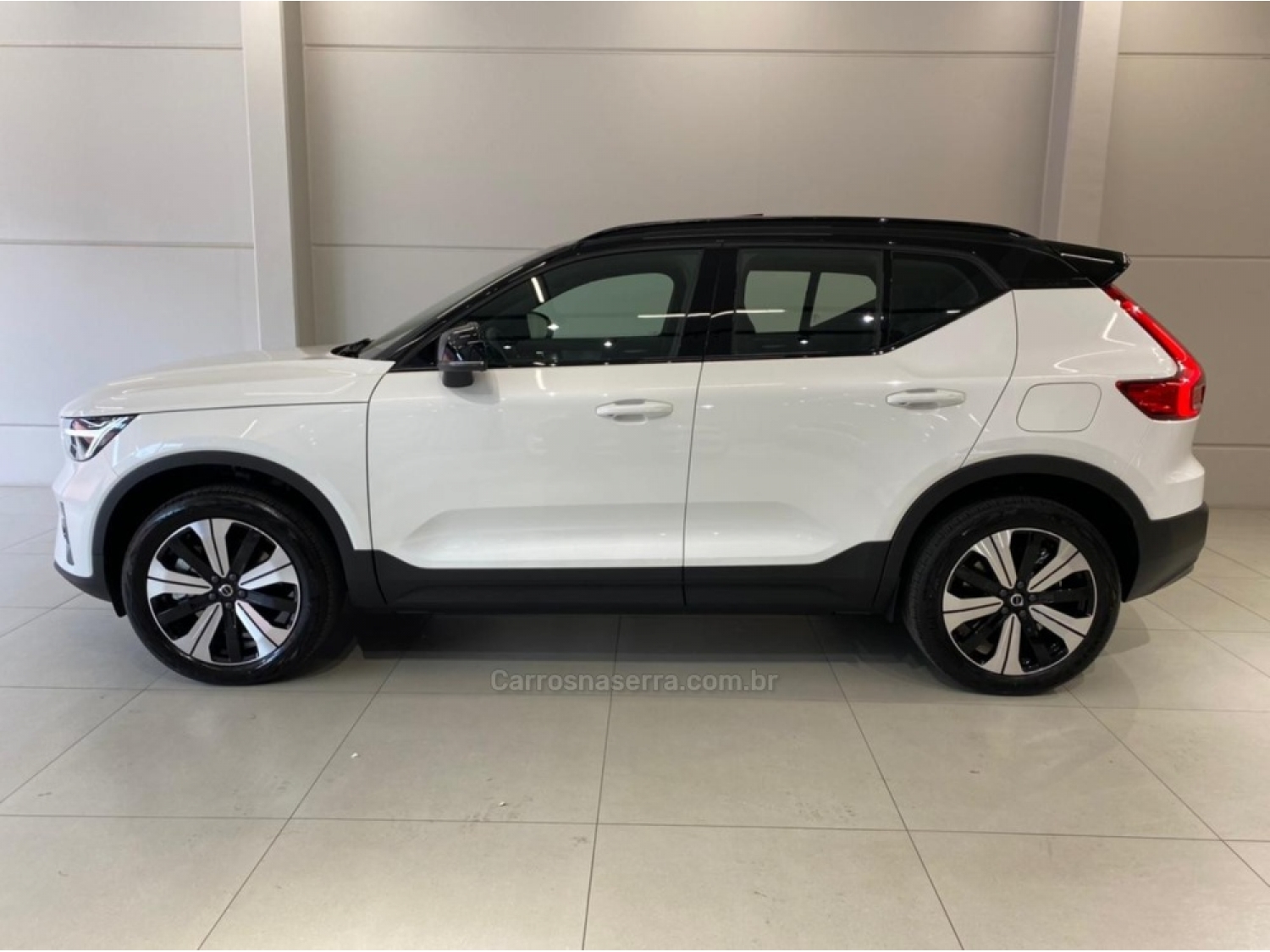 VOLVO - XC 40 - 2024/2024 - Branca - R$ 309.950,00