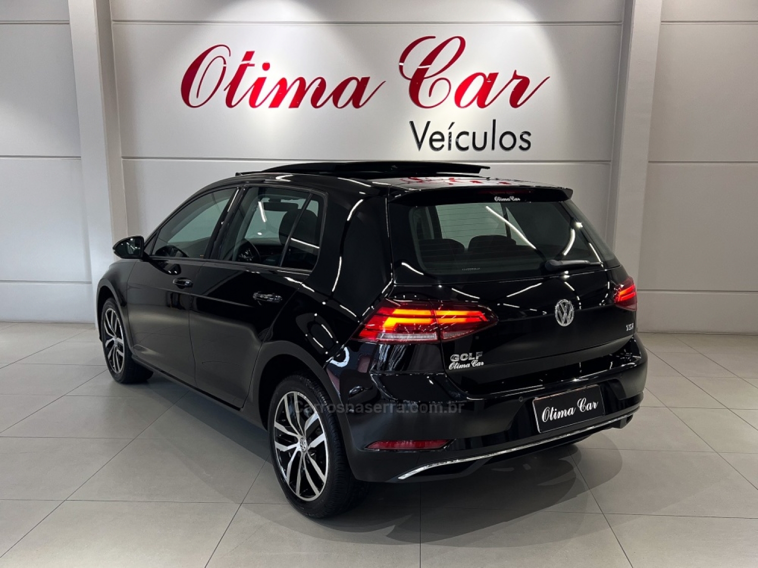 VOLKSWAGEN - GOLF - 2017/2018 - Preta - R$ 99.900,00