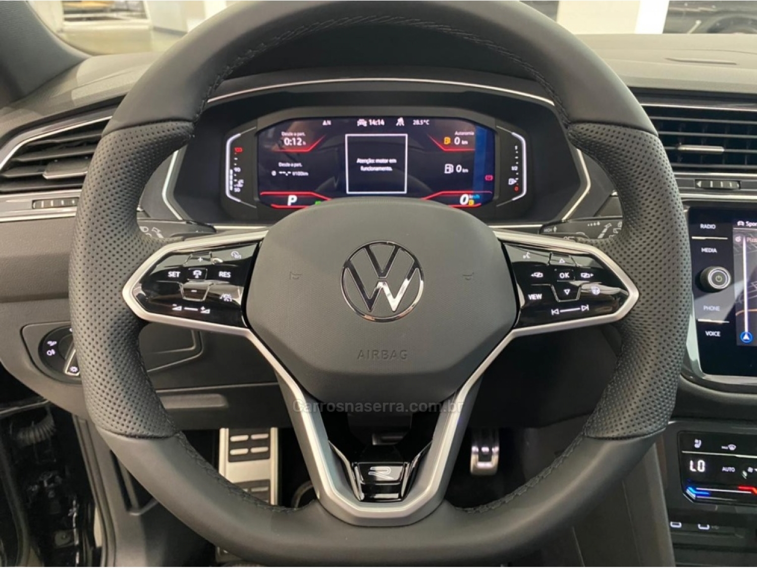 VOLKSWAGEN - TIGUAN - 2023/2024 - Preta - R$ 288.990,00