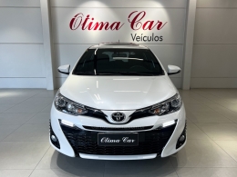 TOYOTA - YARIS - 2020/2021 - Branca - R$ 99.990,00