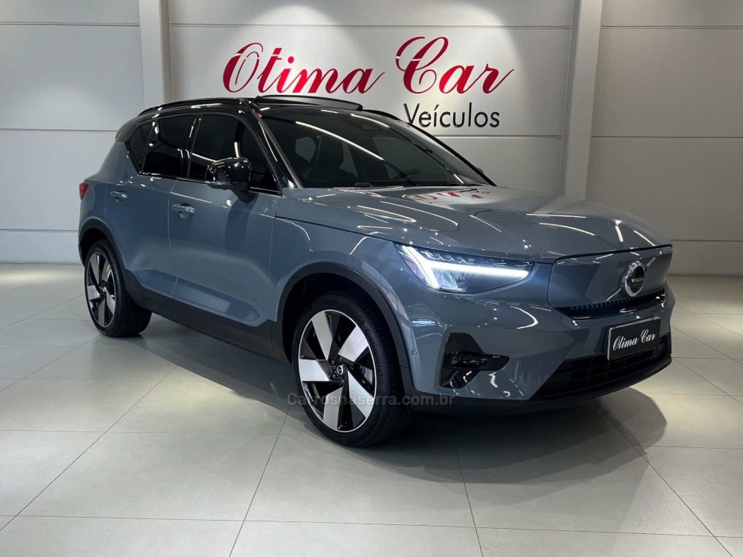 VOLVO - XC 40 - 2022/2023 - Cinza - R$ 249.990,00