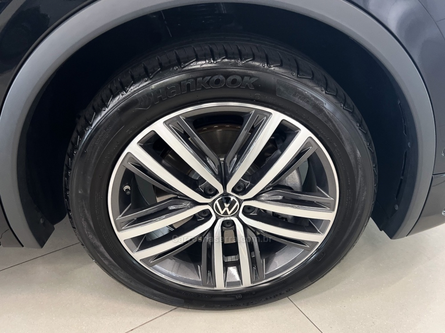 VOLKSWAGEN - TIGUAN - 2023/2024 - Preta - R$ 249.990,00