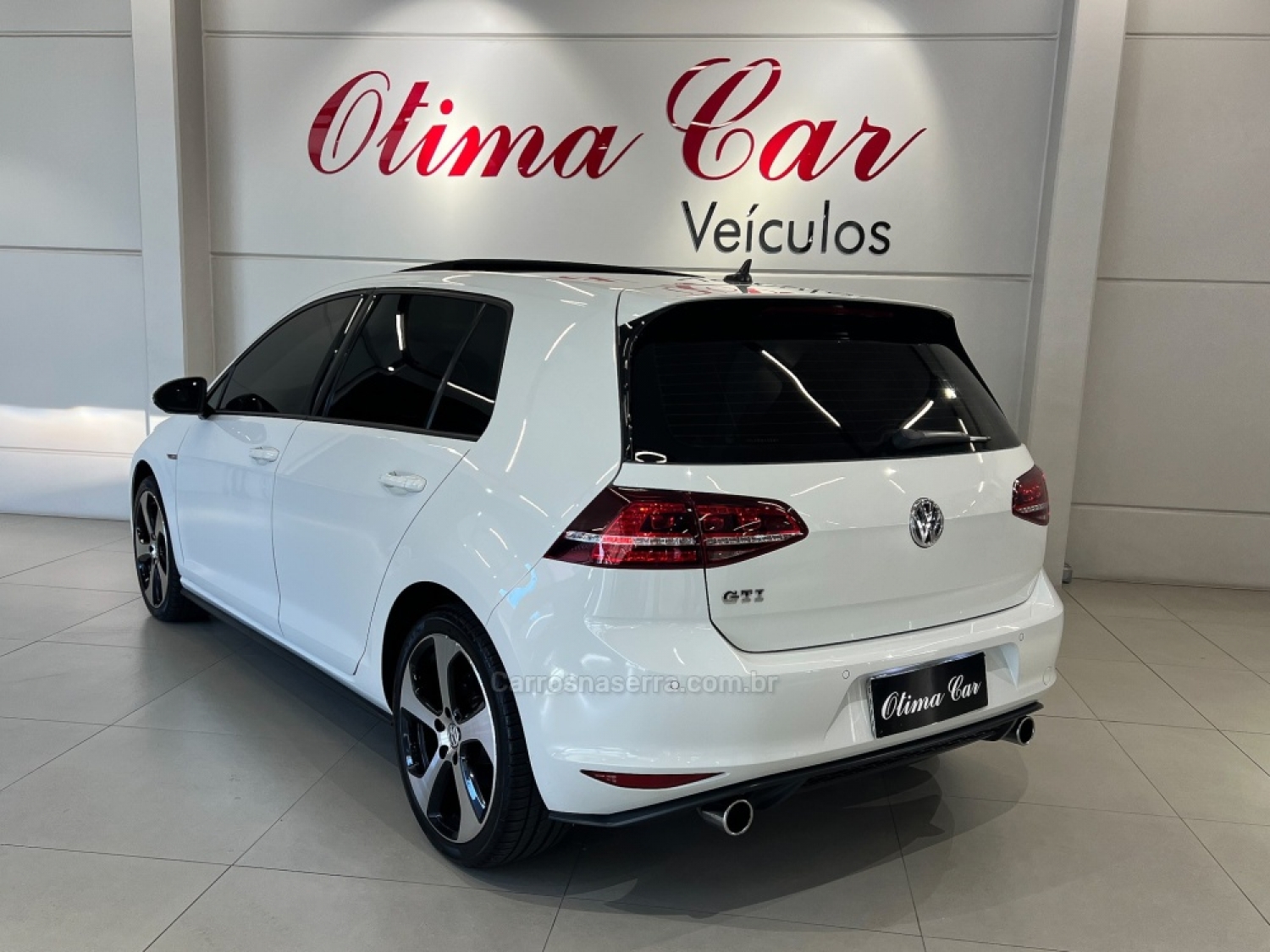 VOLKSWAGEN - GOLF - 2017/2017 - Branca - R$ 179.900,00