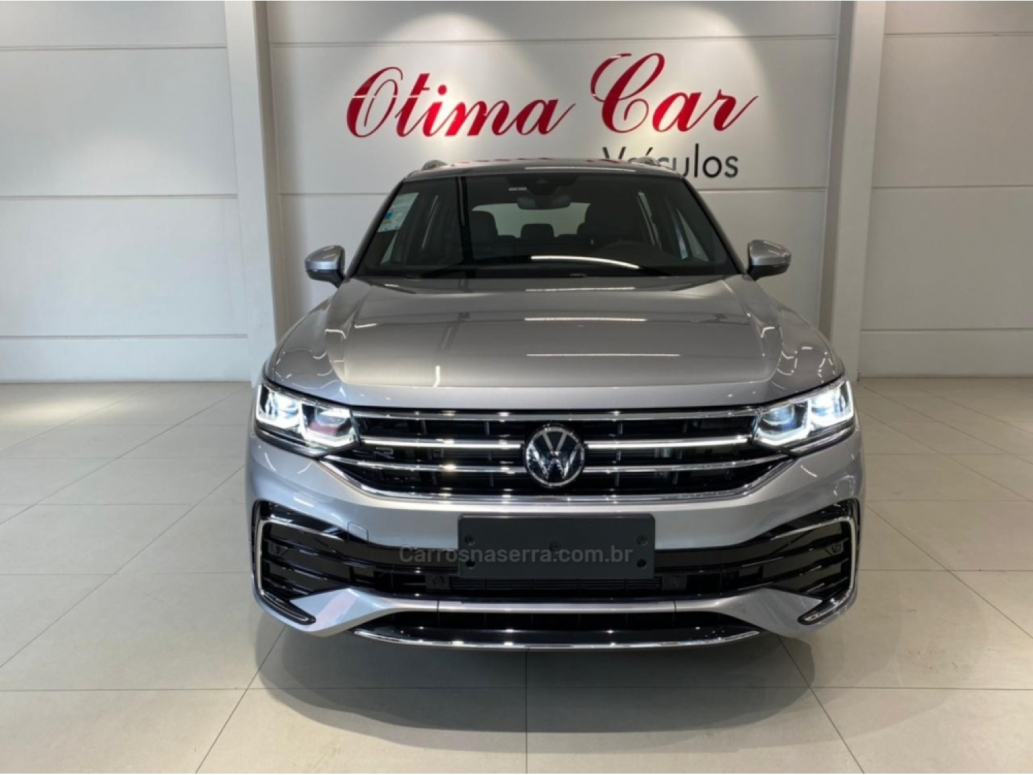 VOLKSWAGEN - TIGUAN - 2023/2024 - Prata - R$ 288.990,00