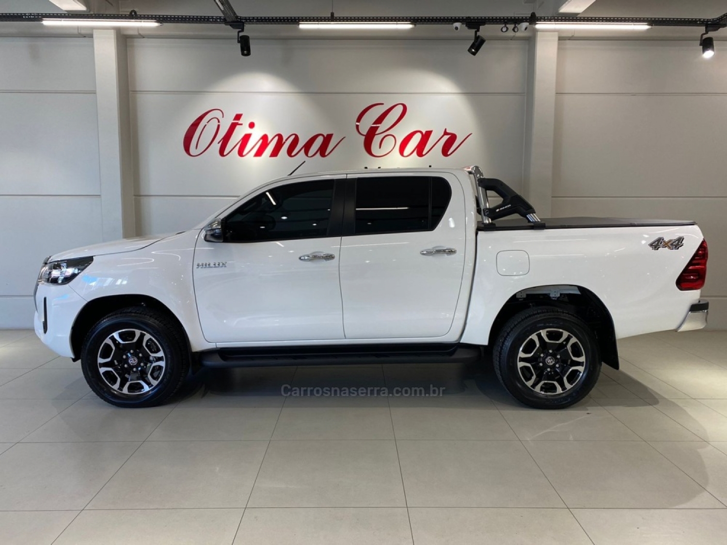 TOYOTA - HILUX - 2025/2025 - Branca - R$ 294.990,00