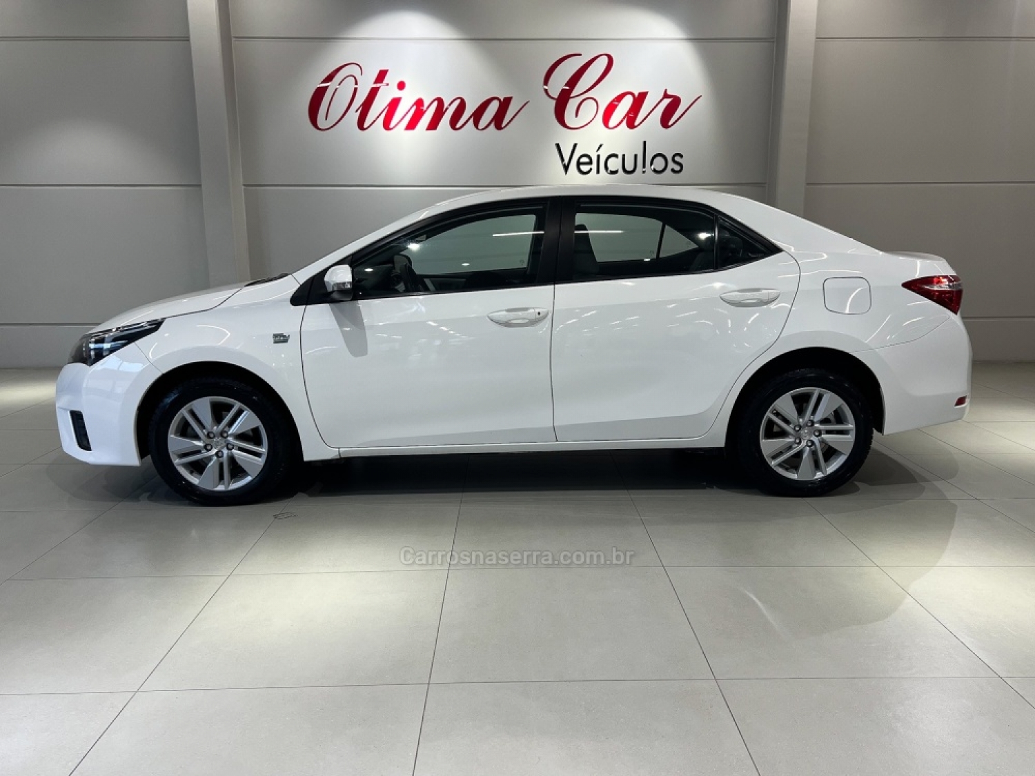 TOYOTA - COROLLA - 2015/2015 - Branca - R$ 83.990,00