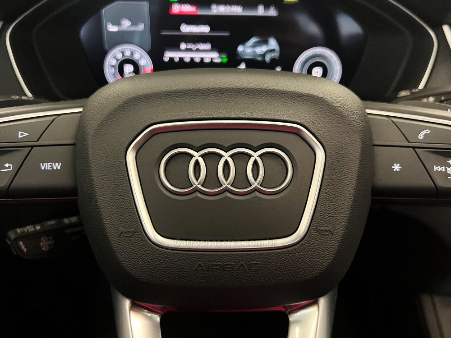 AUDI - Q5 - 2021/2022 - Preta - R$ 275.990,00