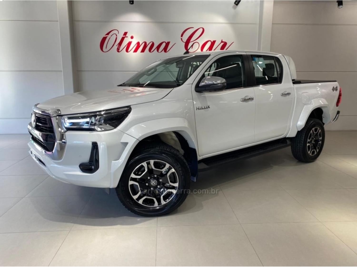 TOYOTA - HILUX - 2024/2024 - Branca - R$ 309.900,00