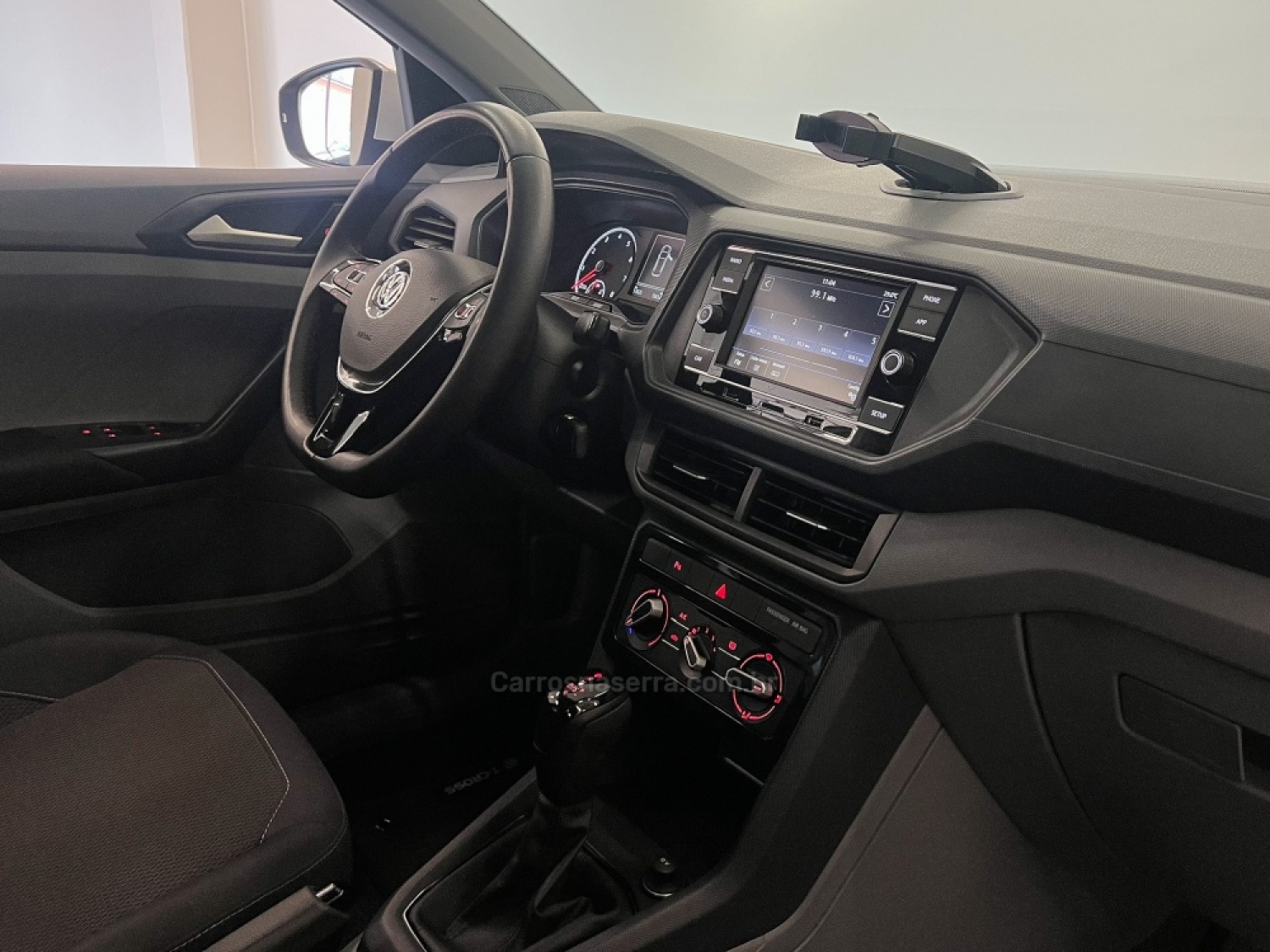 VOLKSWAGEN - T-CROSS - 2020/2020 - Branca - R$ 99.990,00