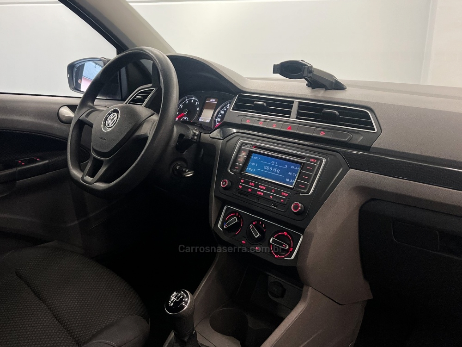 VOLKSWAGEN - GOL - 2017/2018 - Preta - R$ 57.990,00