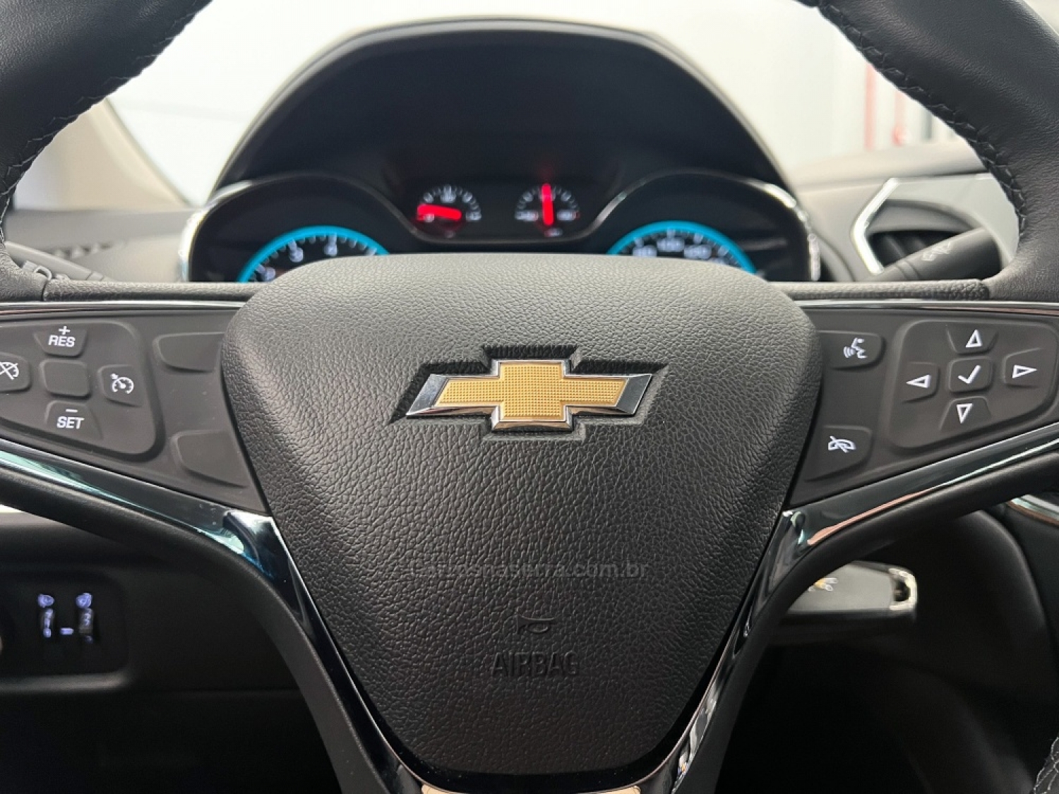 CHEVROLET - CRUZE - 2019/2019 - Branca - R$ 97.900,00