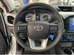 TOYOTA - HILUX - 2024/2024 - Branca - R$ 309.900,00