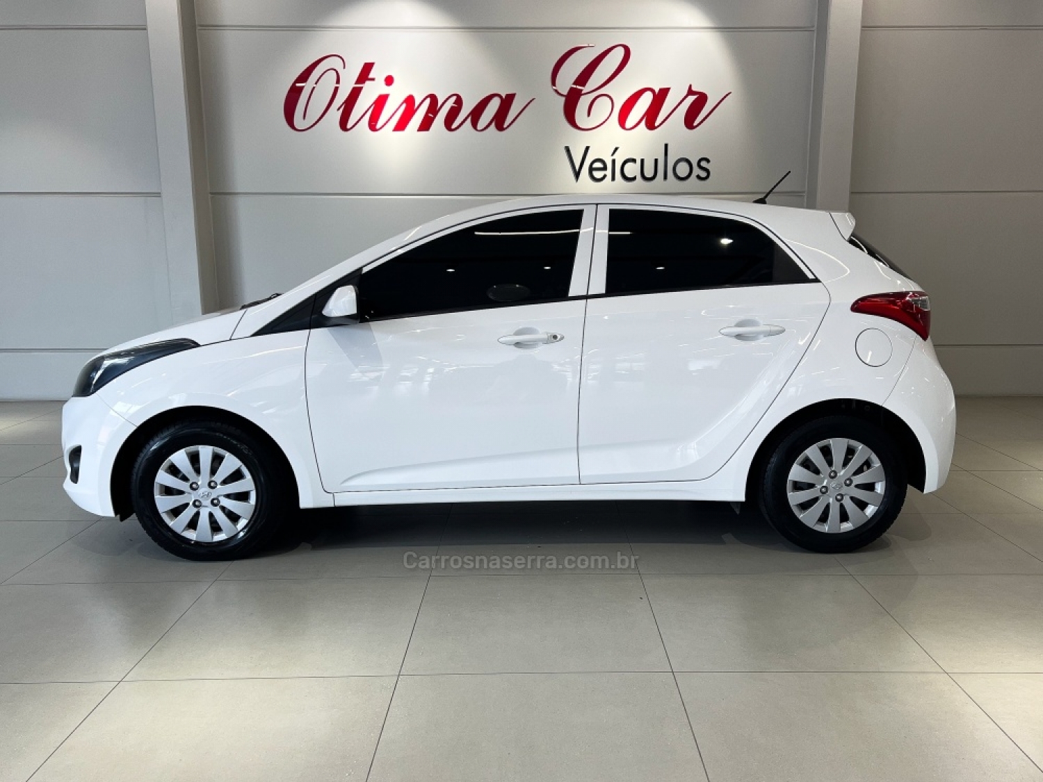 HYUNDAI - HB20 - 2013/2014 - Branca - R$ 49.990,00