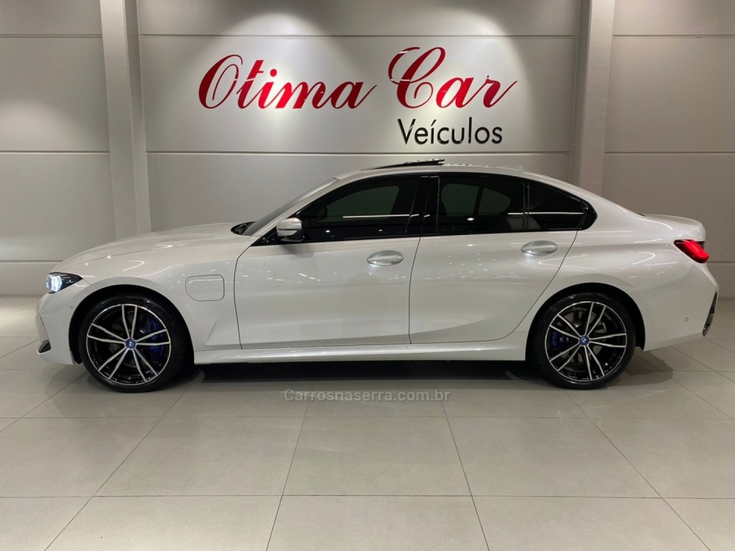 BMW - 330E - 2023/2023 - Branca - R$ 329.990,00