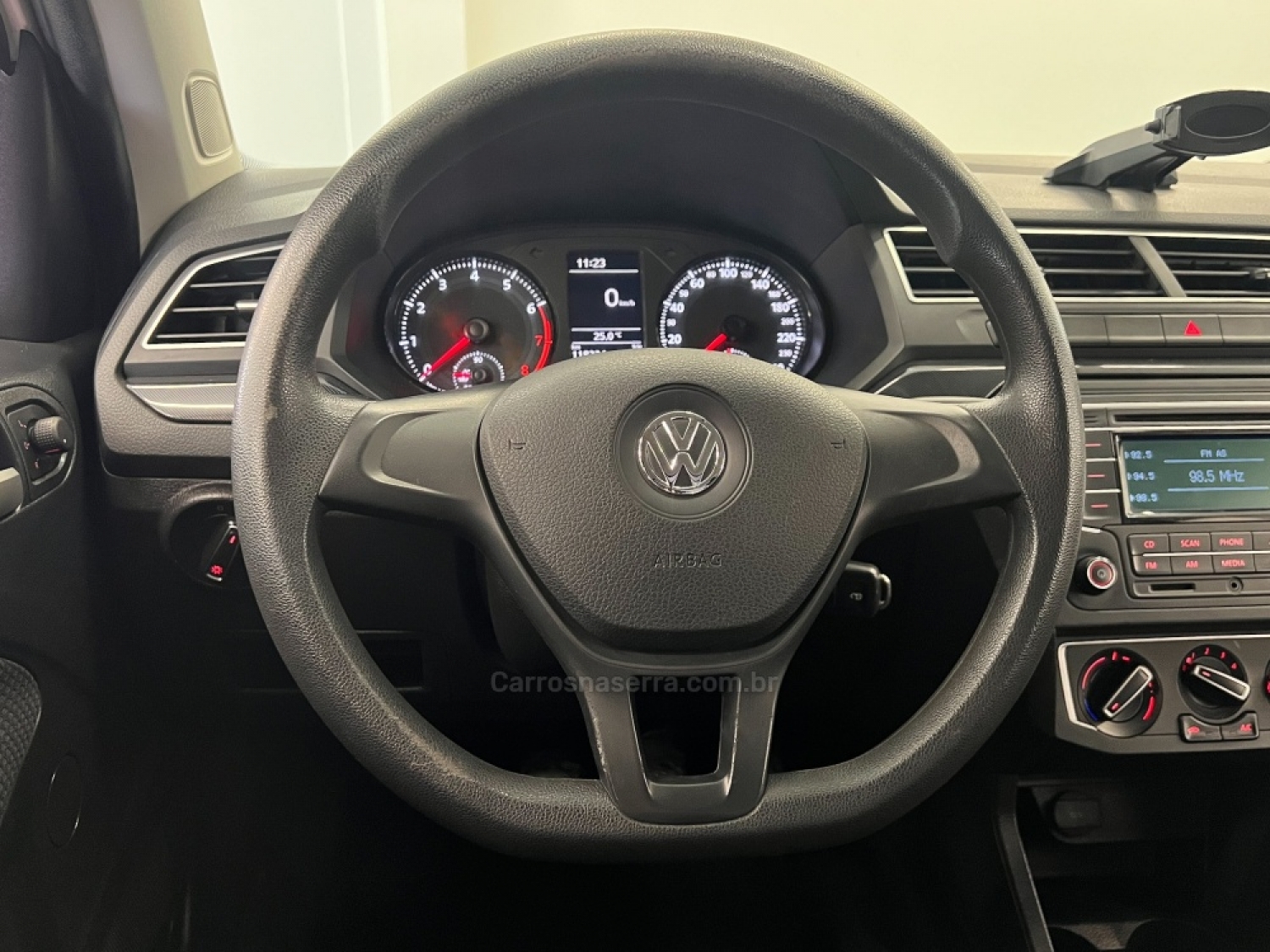 VOLKSWAGEN - SAVEIRO - 2020/2021 - Branca - R$ 64.990,00