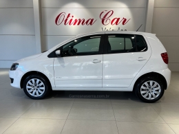 VOLKSWAGEN - FOX - 2012/2013 - Branca - R$ 43.990,00