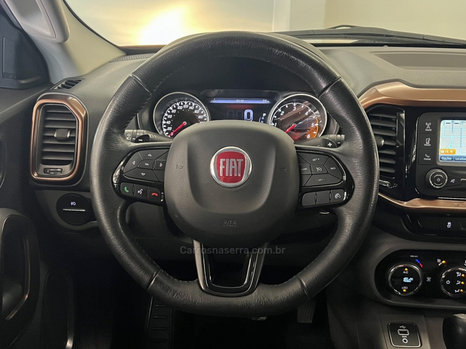 FIAT - TORO - 2017/2018 - Vermelha - R$ 105.990,00