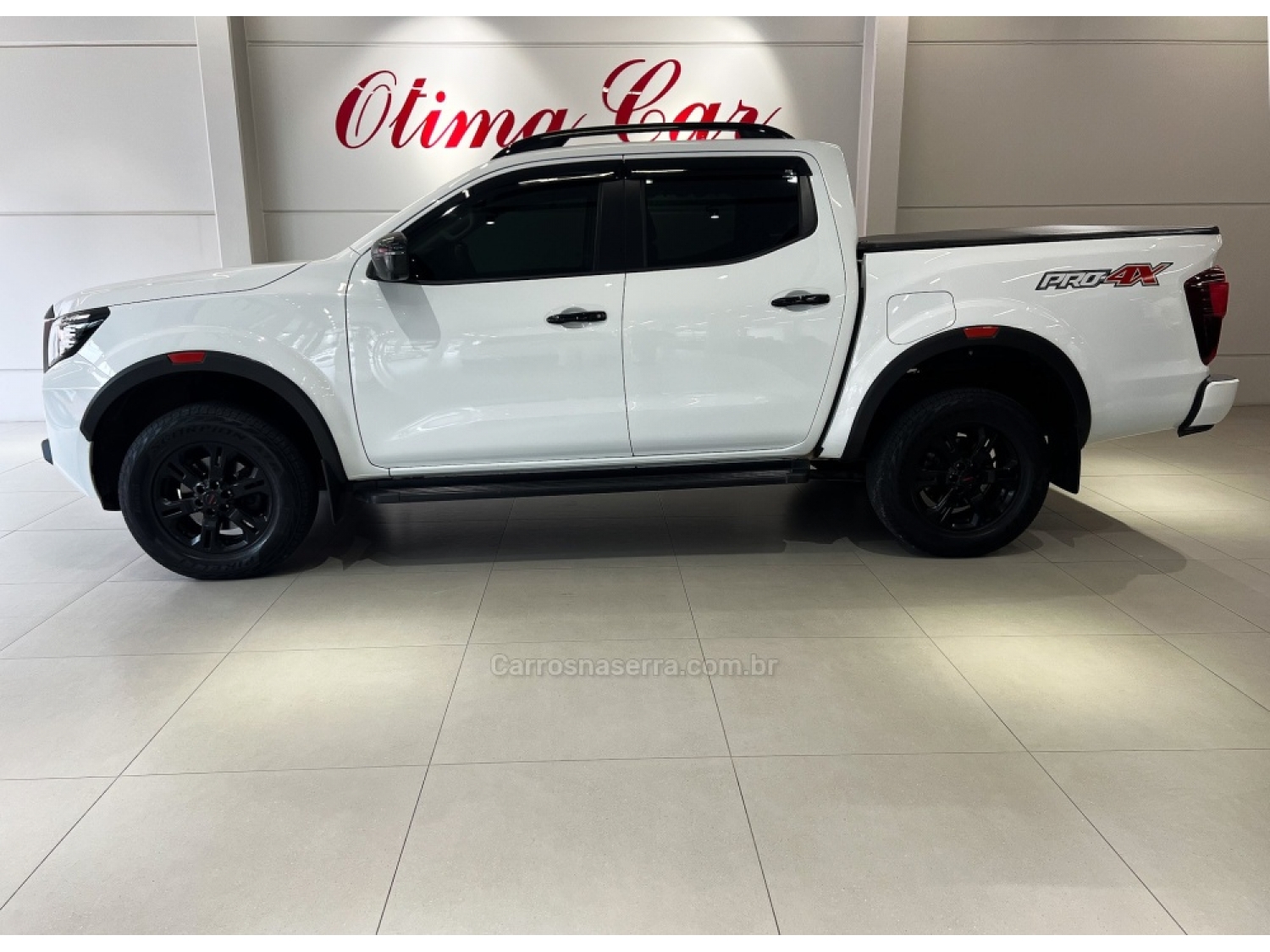 NISSAN - FRONTIER - 2022/2023 - Branca - R$ 219.900,00