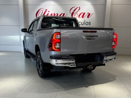 TOYOTA - HILUX - 2025/2025 - Prata - R$ 289.900,00