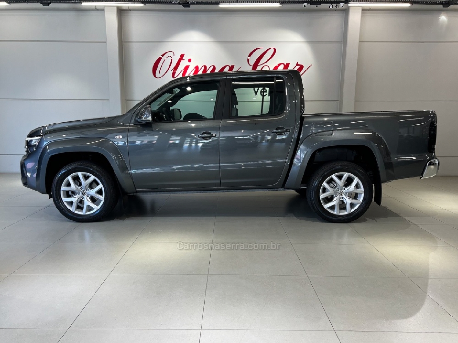 VOLKSWAGEN - AMAROK - 2024/2025 - Cinza - R$ 334.740,00