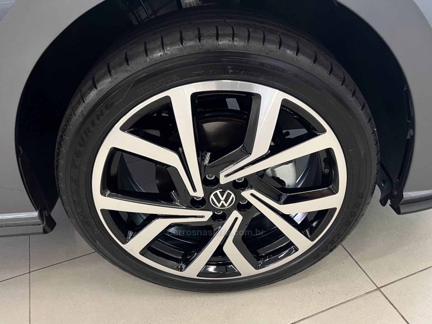 VOLKSWAGEN - POLO - 2024/2025 - Cinza - R$ 140.770,00