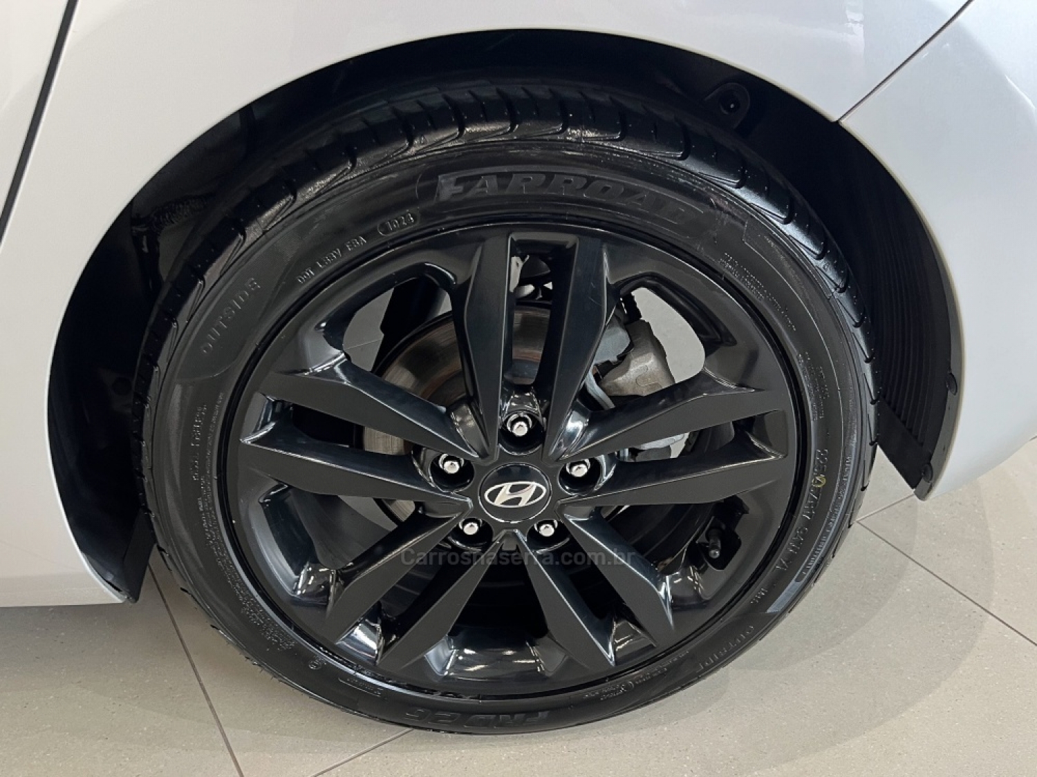 HYUNDAI - I30 - 2015/2016 - Prata - R$ 79.990,00