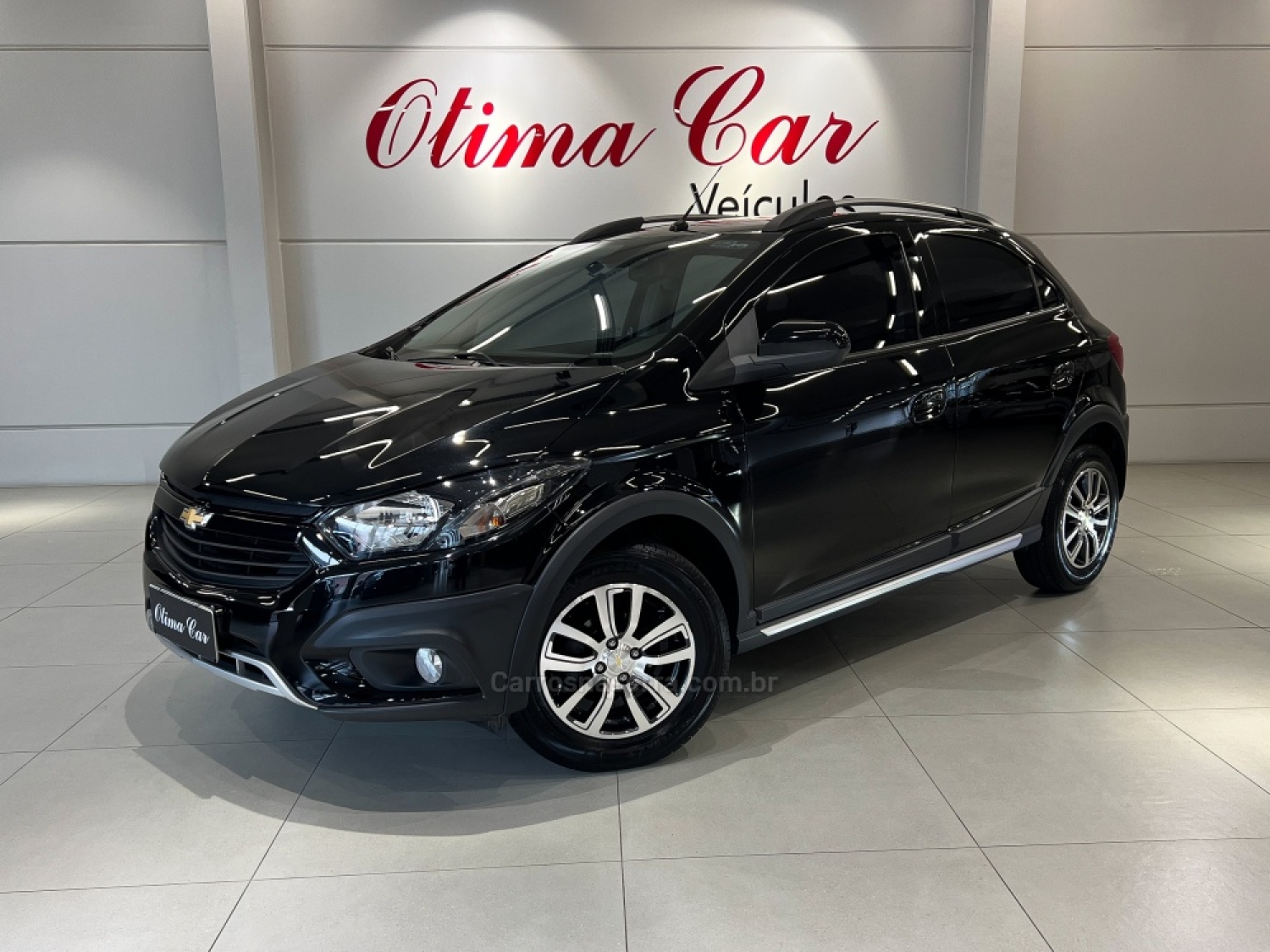 CHEVROLET - ONIX - 2017/2018 - Preta - R$ 73.990,00