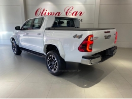 TOYOTA - HILUX - 2024/2024 - Branca - R$ 309.900,00