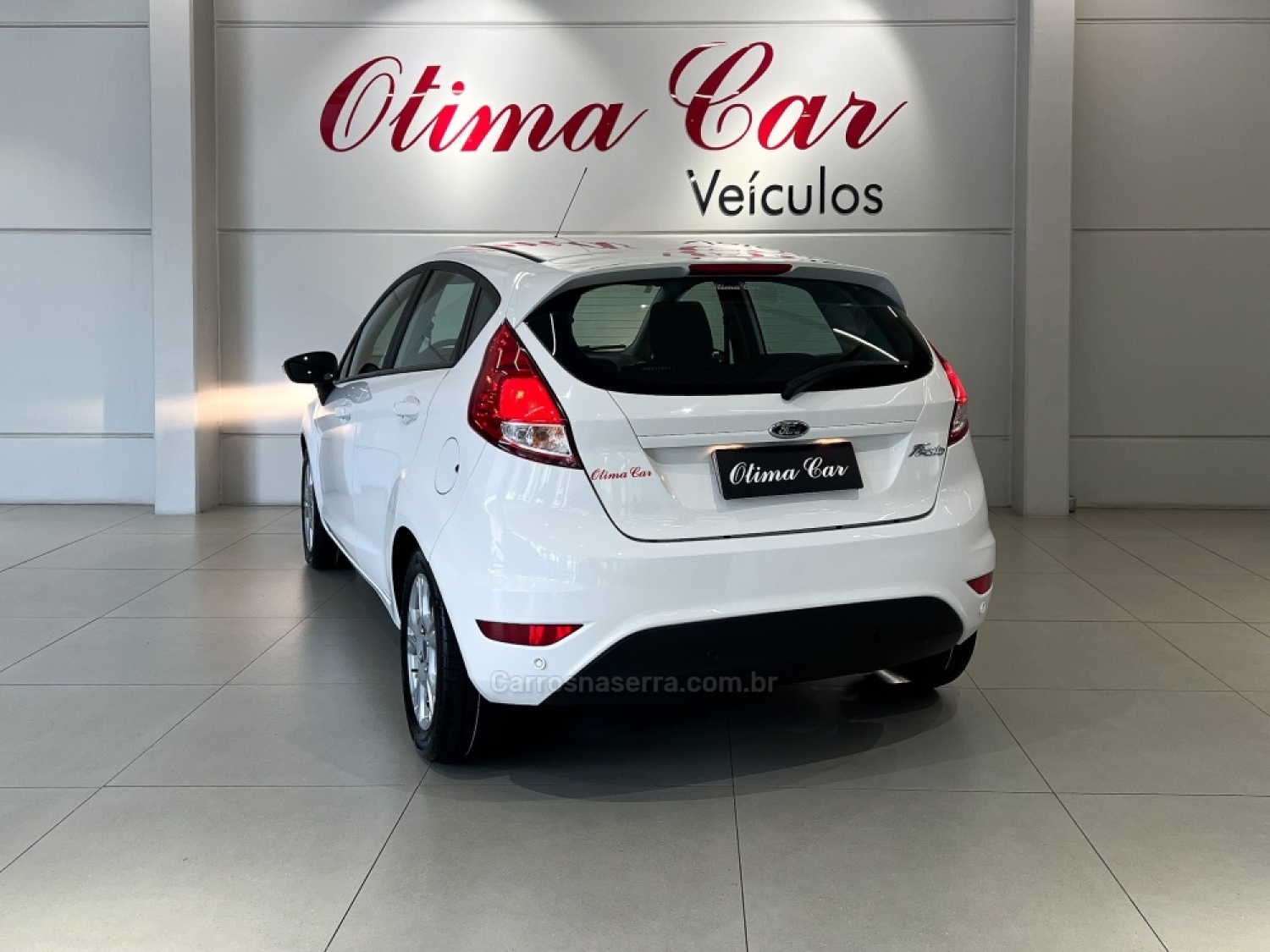 FORD - FIESTA - 2017/2017 - Branca - R$ 65.990,00