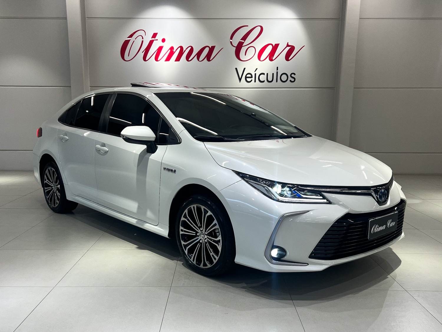 TOYOTA - COROLLA - 2019/2020 - Branca - R$ 139.990,00