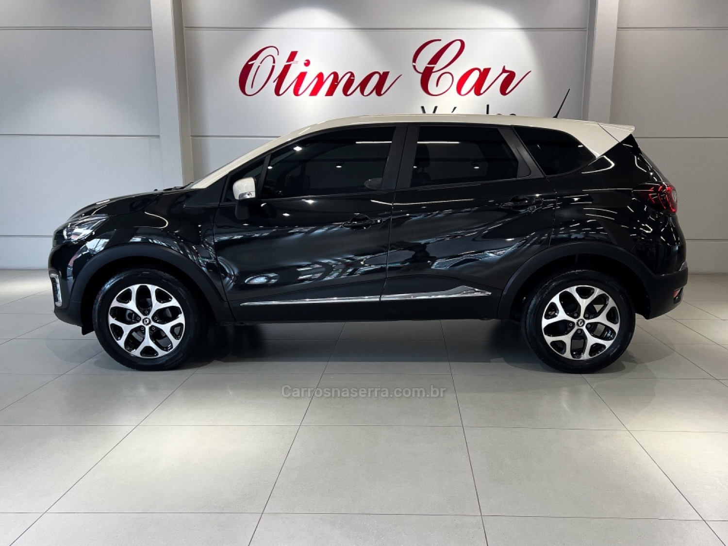 RENAULT - CAPTUR - 2018/2019 - Preta - R$ 79.990,00