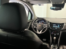 CHEVROLET - TRACKER - 2017/2018 - Preta - R$ 96.990,00