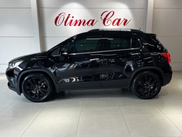 CHEVROLET - TRACKER - 2017/2018 - Preta - R$ 96.990,00