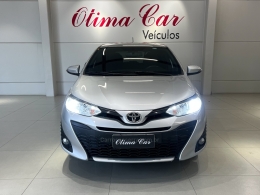 TOYOTA - YARIS - 2018/2019 - Prata - R$ 83.990,00