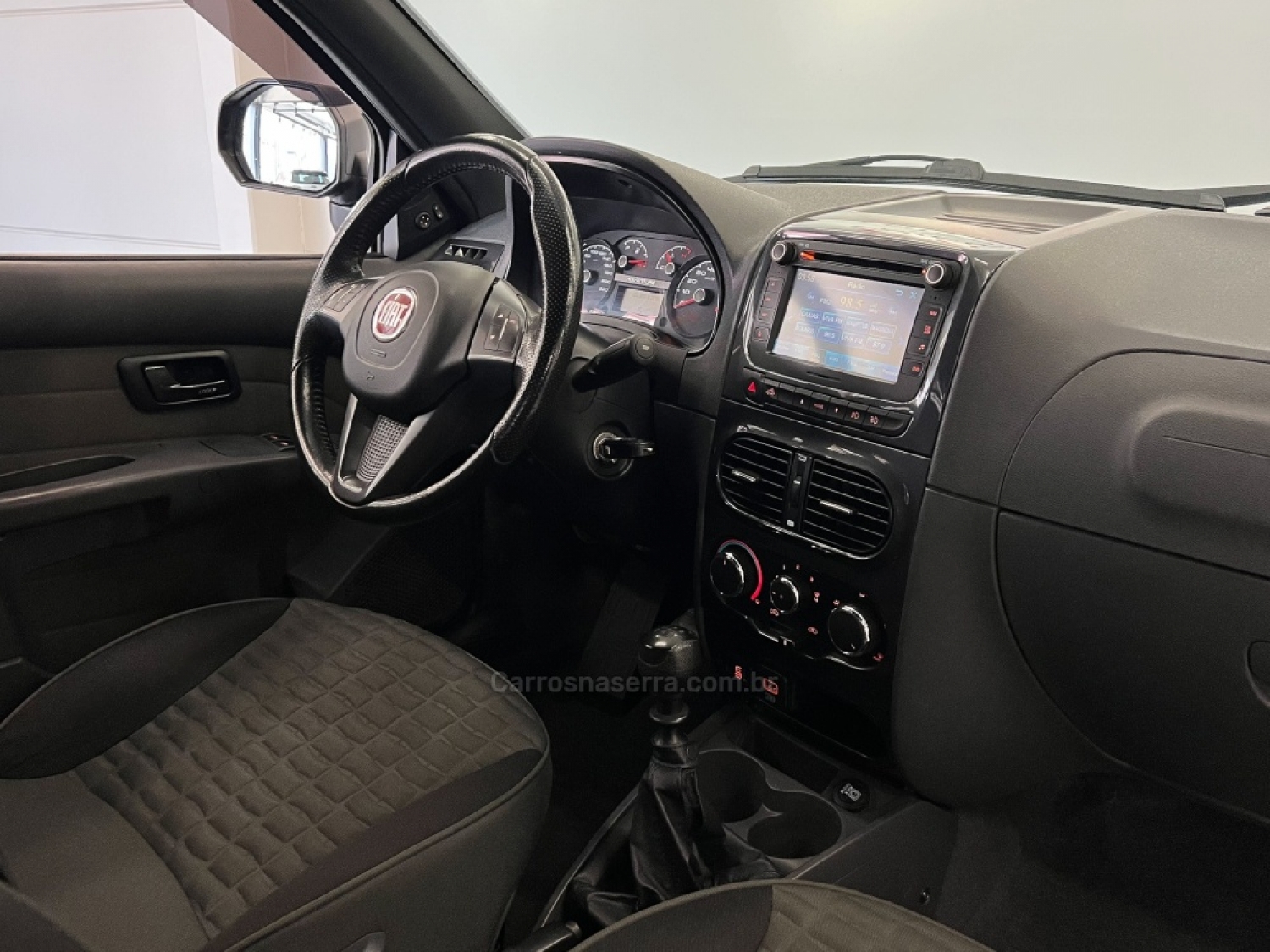 FIAT - STRADA - 2019/2020 - Cinza - R$ 95.990,00