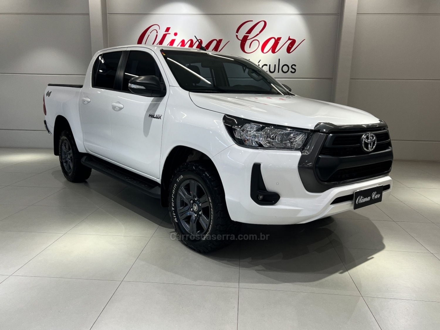 TOYOTA - HILUX - 2022/2022 - Branca - R$ 209.990,00