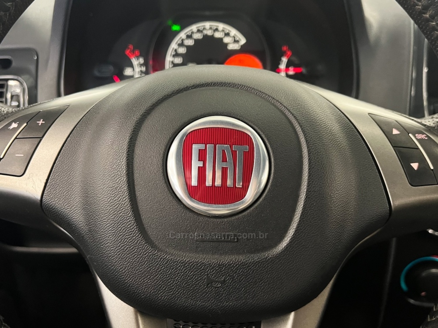 FIAT - STRADA - 2018/2019 - Vermelha - R$ 84.900,00