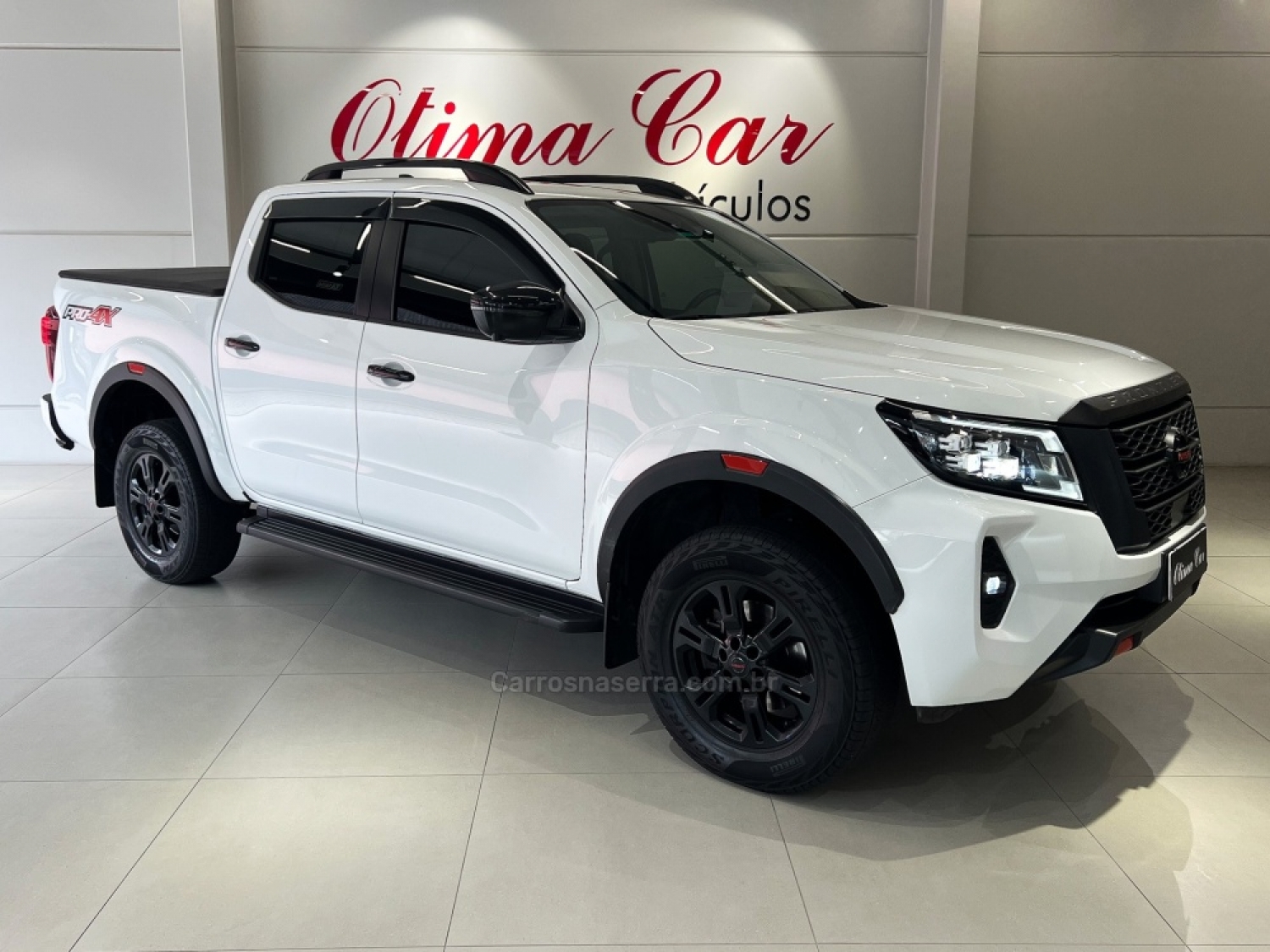 NISSAN - FRONTIER - 2022/2023 - Branca - R$ 219.900,00