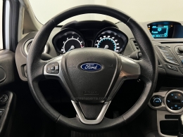 FORD - FIESTA - 2016/2016 - Prata - R$ 59.990,00