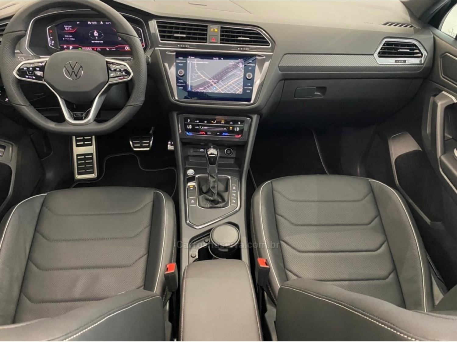 VOLKSWAGEN - TIGUAN - 2023/2024 - Preta - R$ 288.990,00