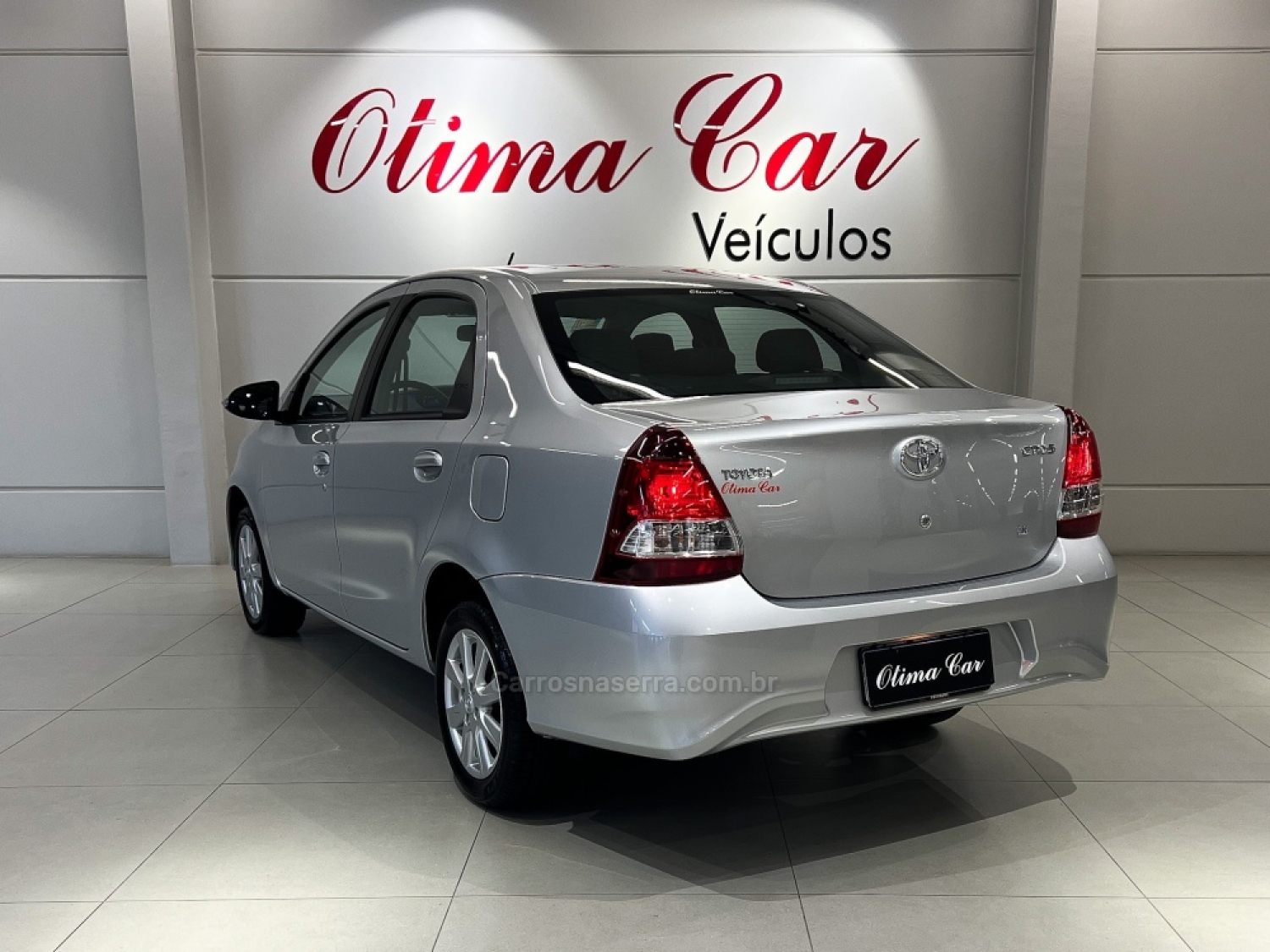 TOYOTA - ETIOS - 2020/2020 - Prata - R$ 79.900,00