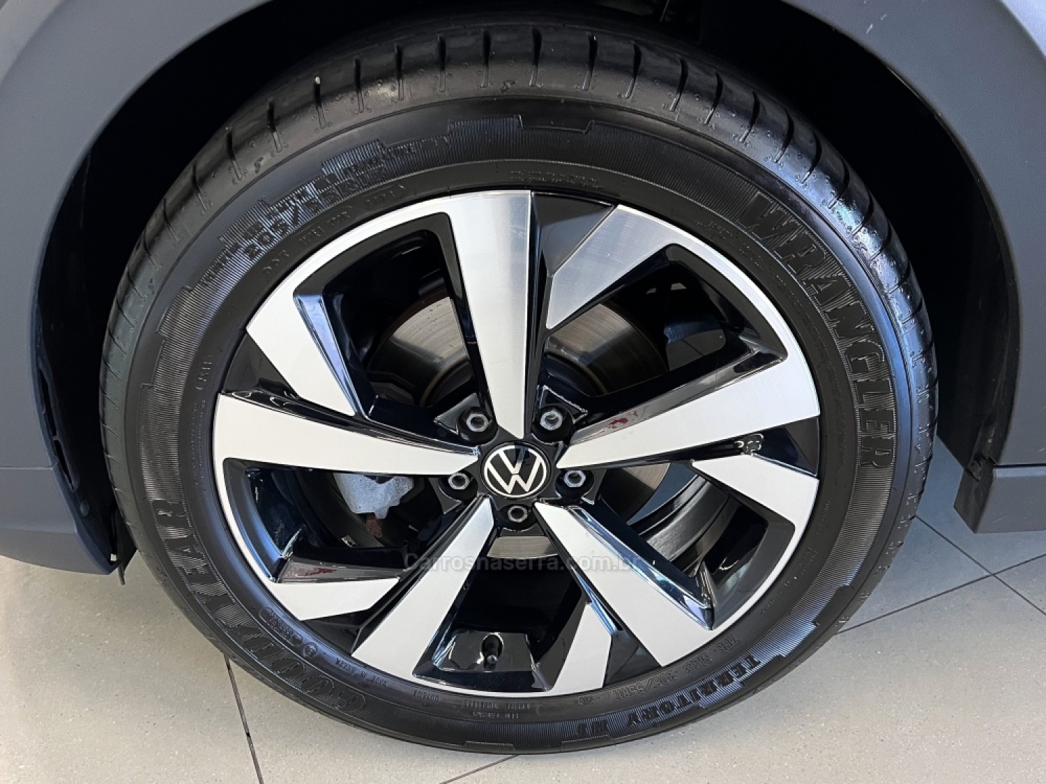 VOLKSWAGEN - NIVUS - 2023/2024 - Preta - R$ 133.990,00