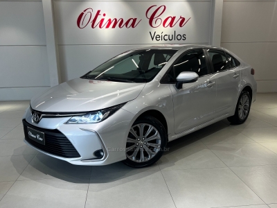 TOYOTA - COROLLA - 2020/2021 - Prata - R$ 117.990,00