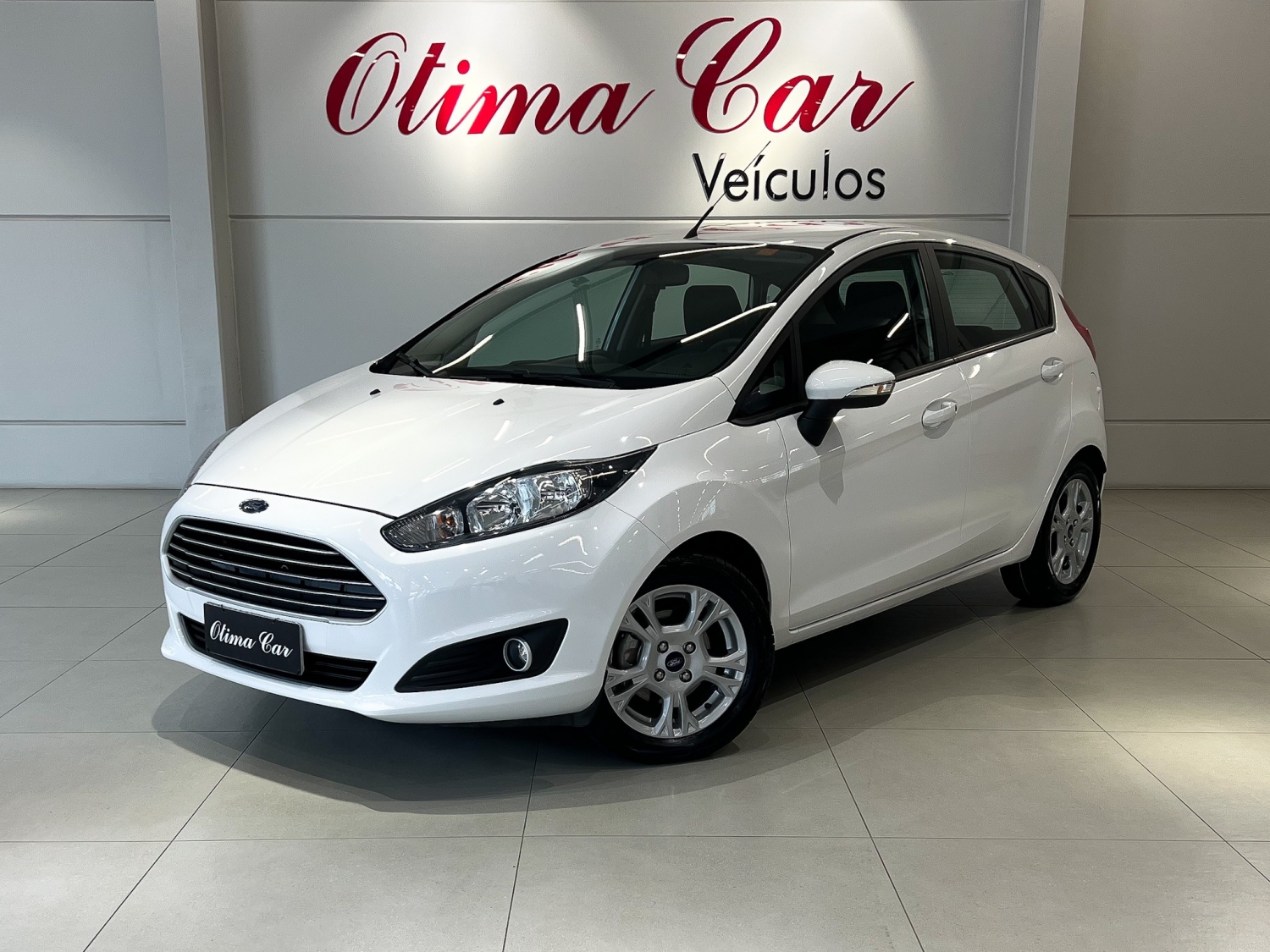 FORD - FIESTA - 2017/2017 - Branca - R$ 65.990,00