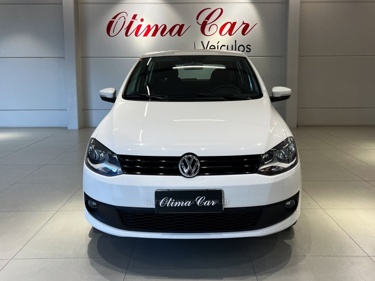 VOLKSWAGEN - FOX - 2012/2013 - Branca - R$ 43.990,00