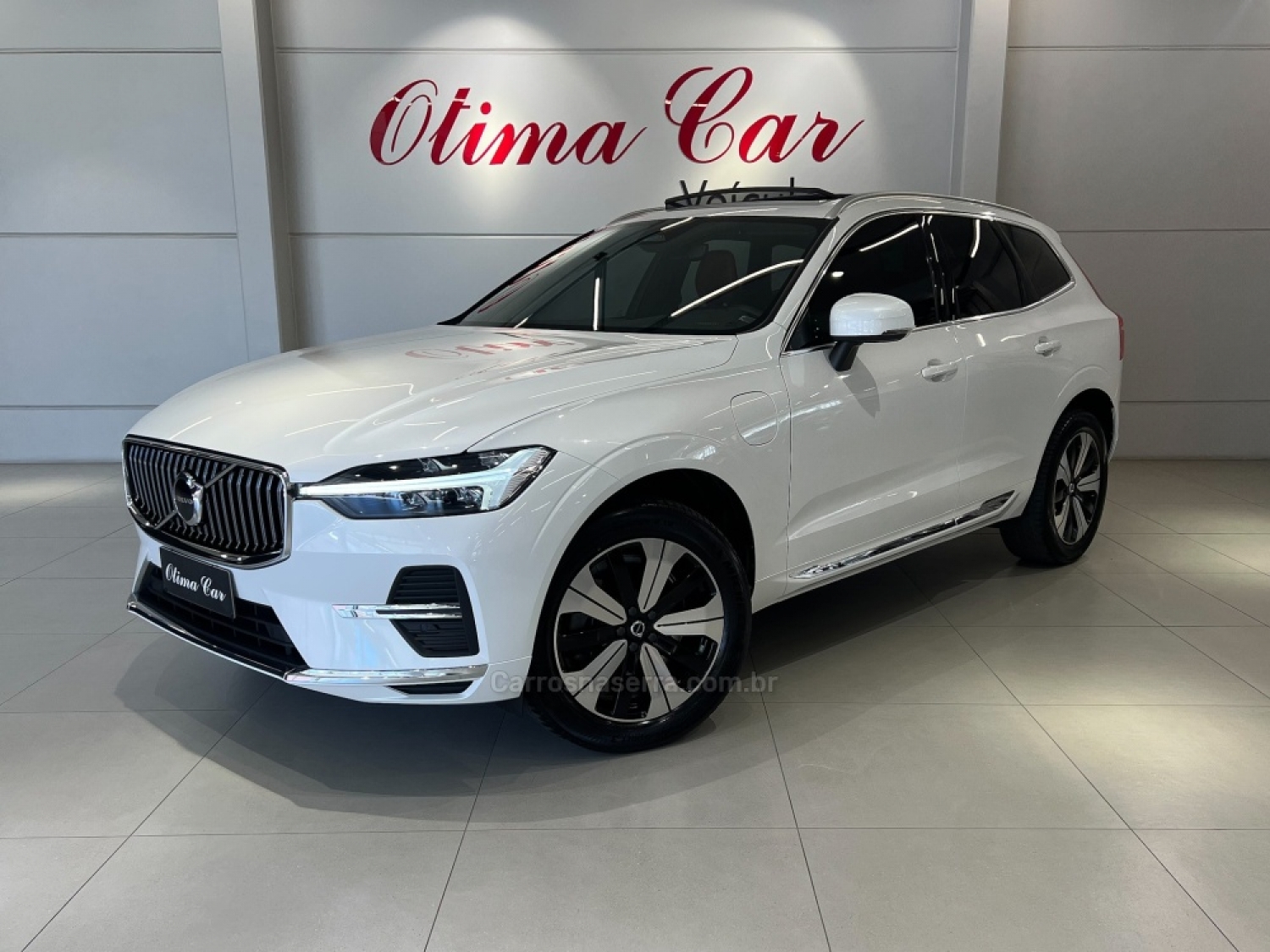 VOLVO - XC60 - 2022/2023 - Branca - R$ 319.990,00