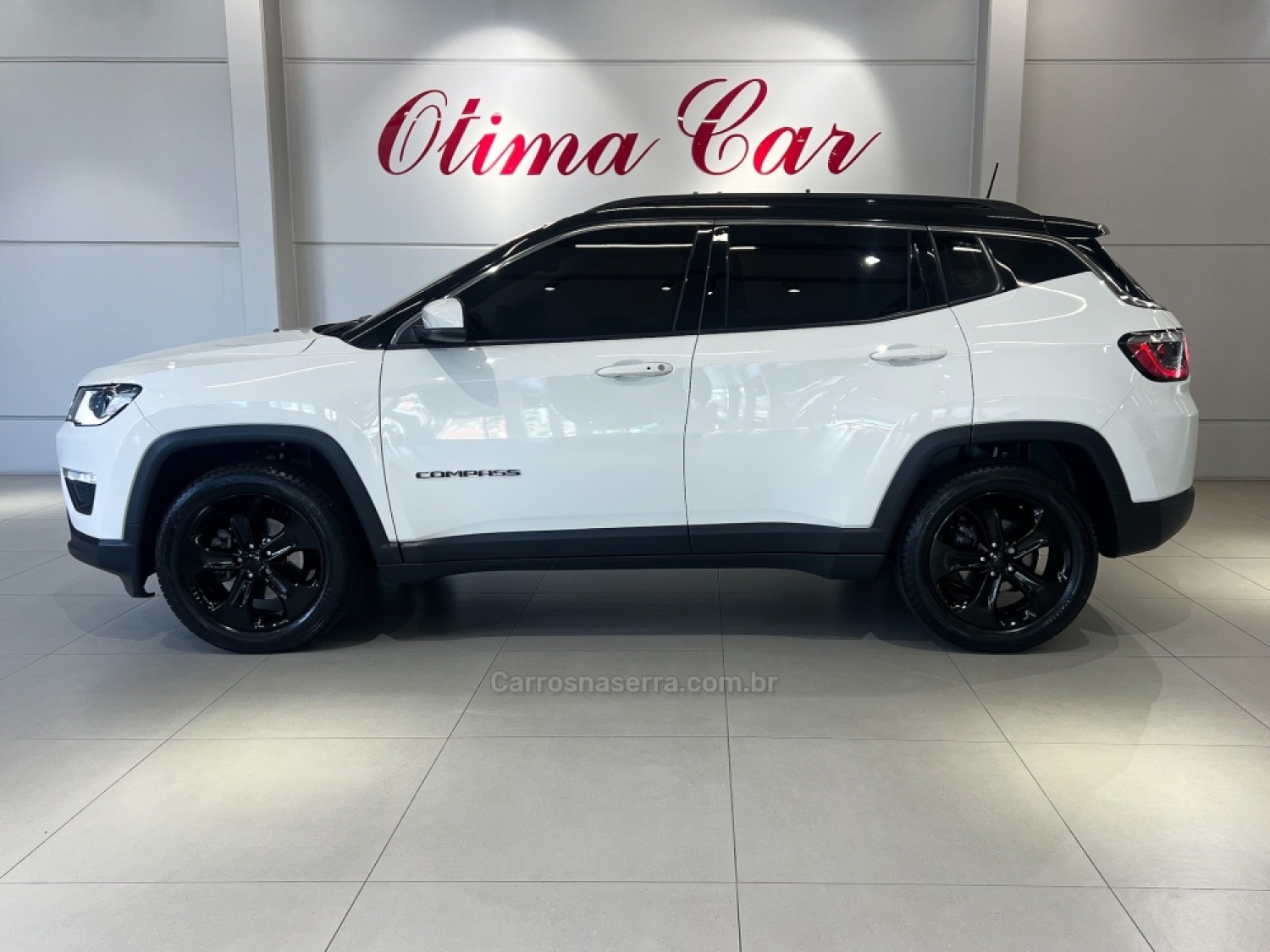 JEEP - COMPASS - 2017/2018 - Branca - R$ 99.990,00