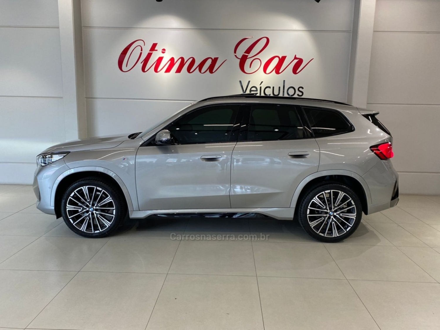 BMW - X1 - 2024/2025 - Prata - R$ 369.900,00