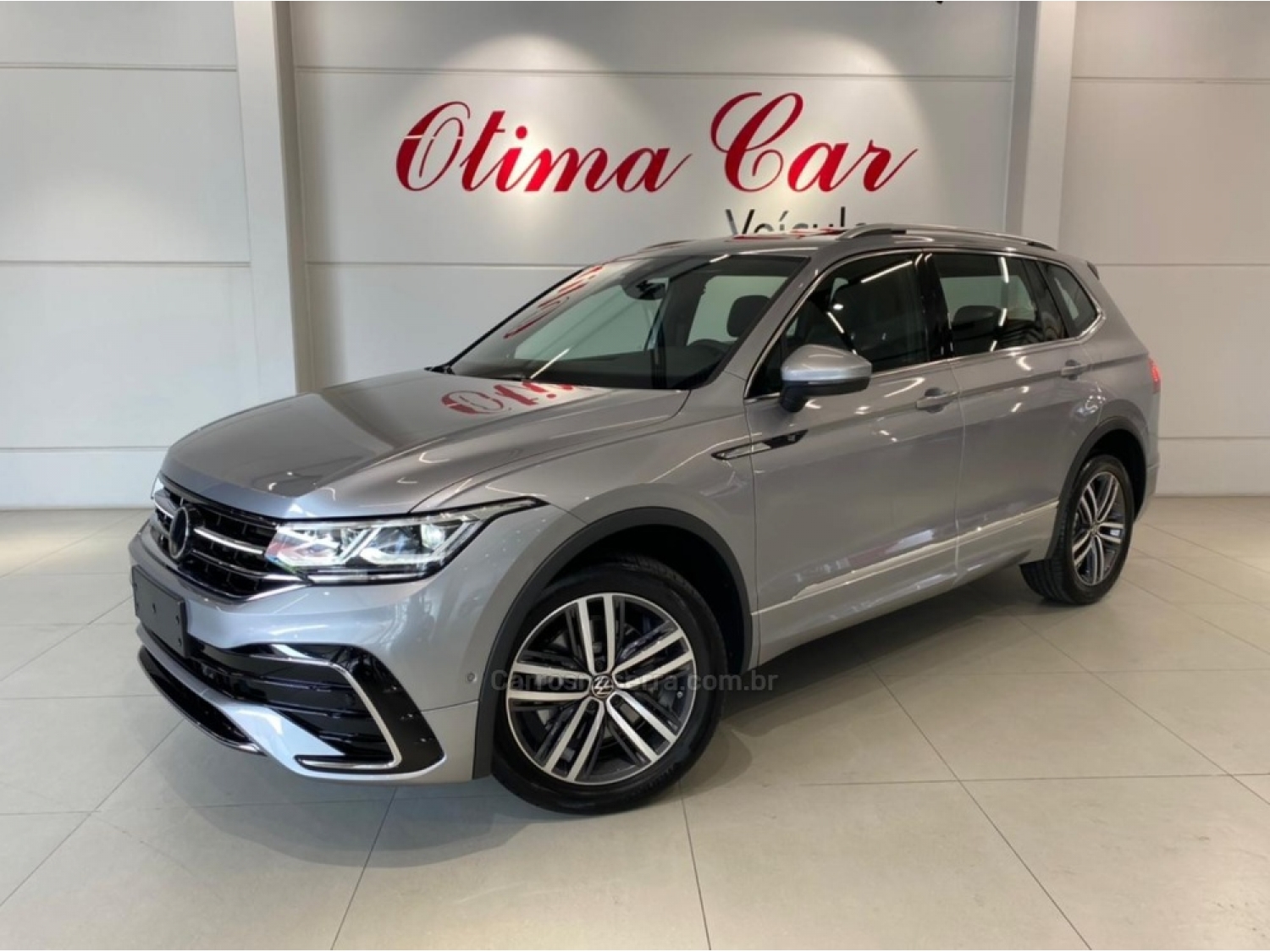 VOLKSWAGEN - TIGUAN - 2023/2024 - Prata - R$ 288.990,00